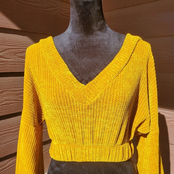 Before You Mustard Chenille Knit Cropped V-Neck Sweater Women's Size Small EUC - Picture 4 of 13